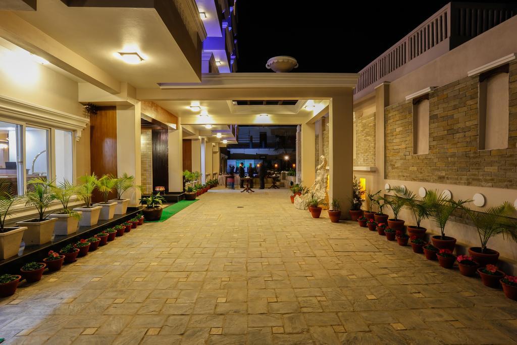 Da Yatra Courtyard Hotel Pokhara Eksteriør bilde